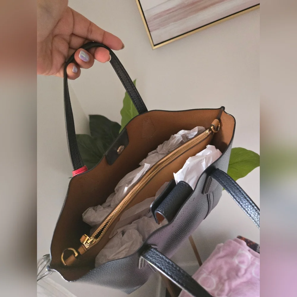 EUC Tory Burch Women's Perry Small Triple Compartment Tote black w red, leather - Picture 10 of 12